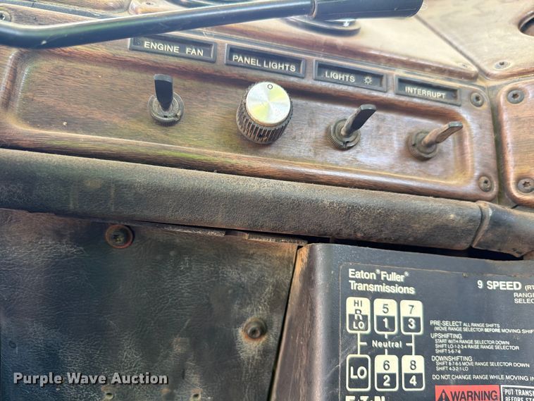 image for item FK4089 1996 Freightliner FLD 