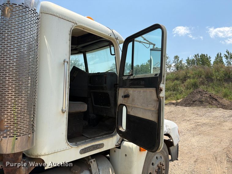 image for item FK4089 1996 Freightliner FLD 