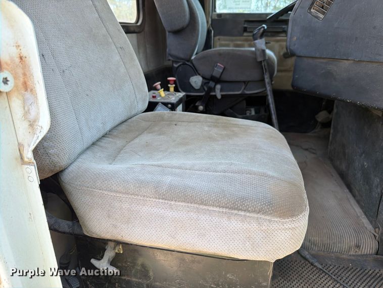image for item FK4089 1996 Freightliner FLD 