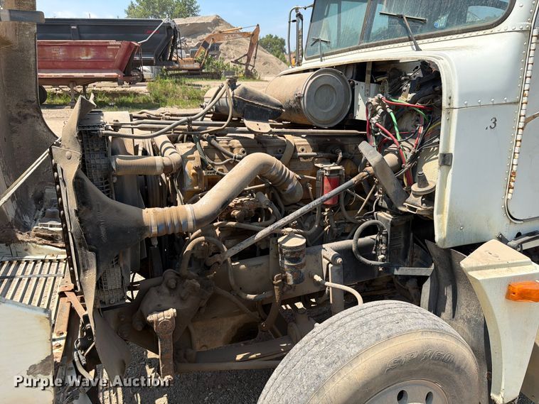 image for item FK4089 1996 Freightliner FLD 
