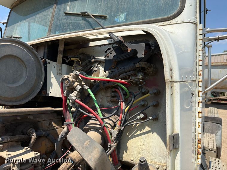 image for item FK4089 1996 Freightliner FLD 