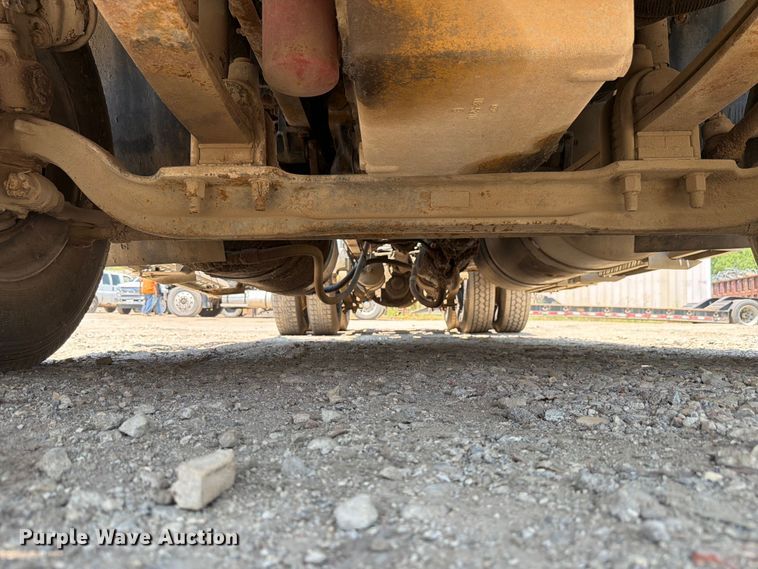 image for item FK4089 1996 Freightliner FLD 