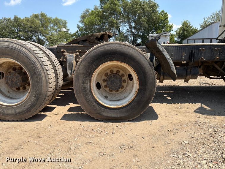 image for item FK4089 1996 Freightliner FLD 