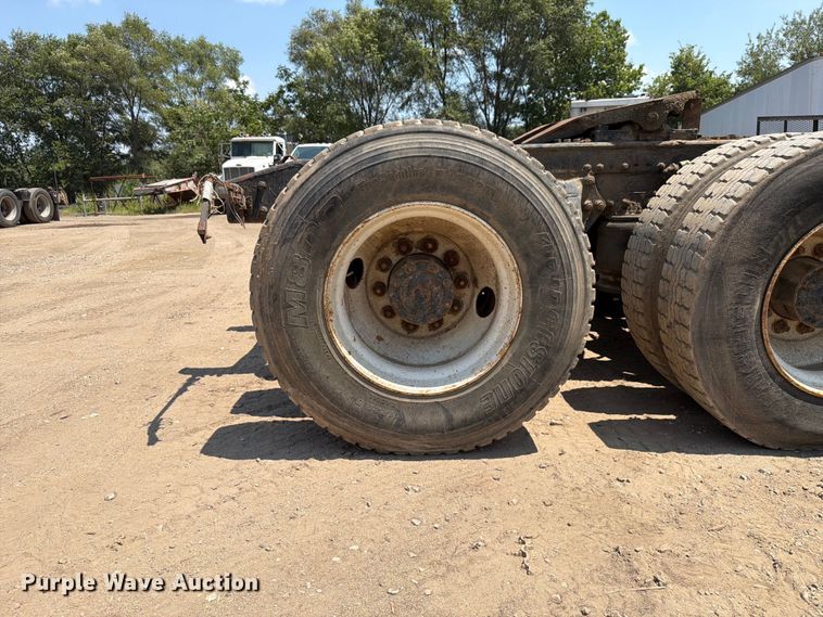 image for item FK4089 1996 Freightliner FLD 