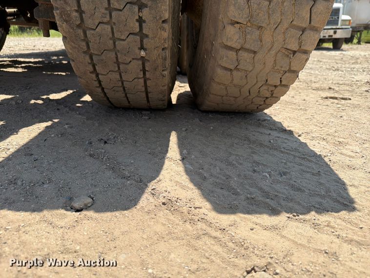 image for item FK4089 1996 Freightliner FLD 