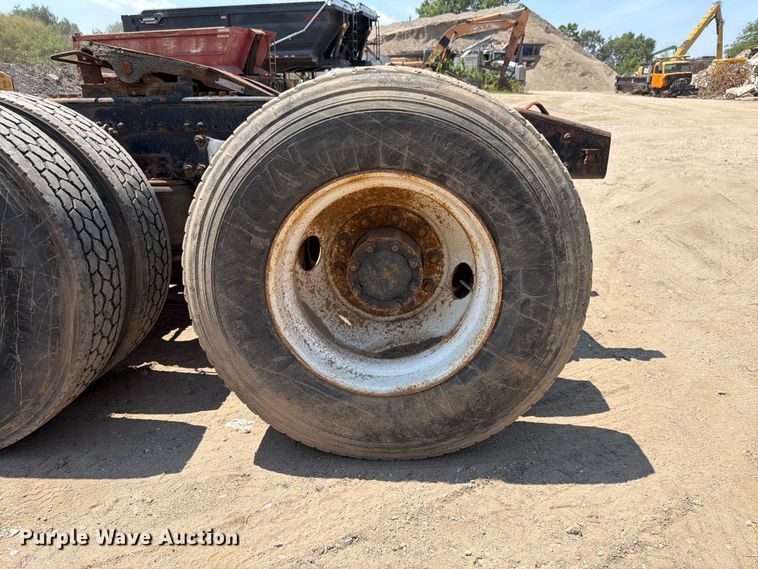 image for item FK4089 1996 Freightliner FLD 