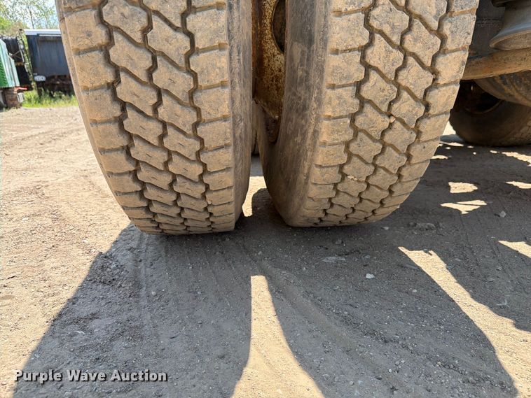 image for item FK4089 1996 Freightliner FLD 