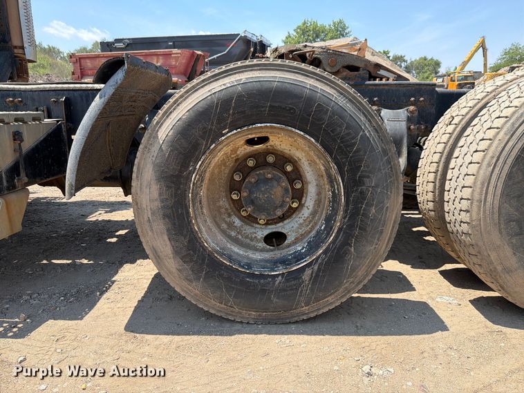 image for item FK4089 1996 Freightliner FLD 