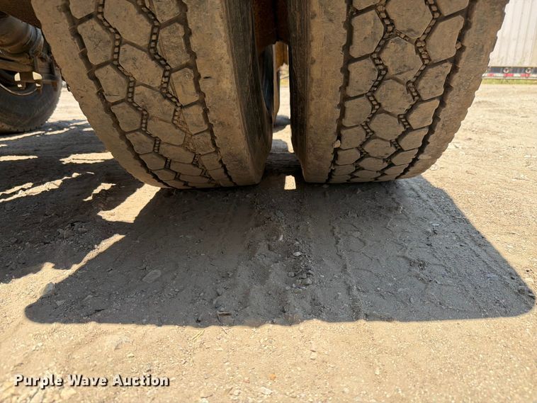 image for item FK4089 1996 Freightliner FLD 