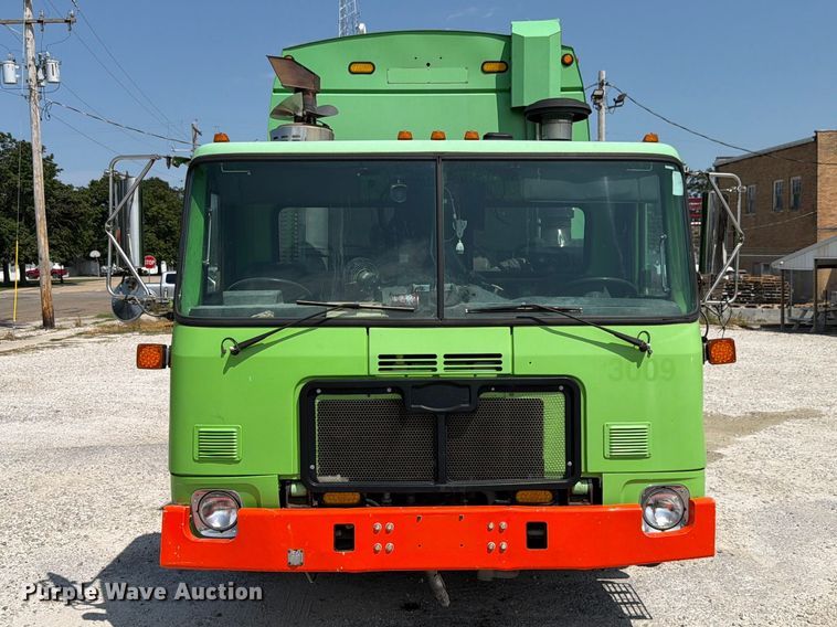 image for item FK4104 2009 Autocar WXLL refuse truck