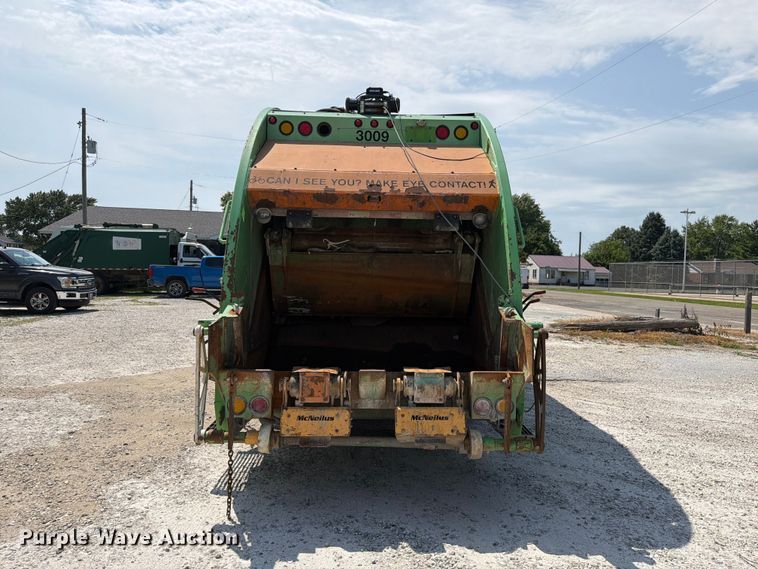 image for item FK4104 2009 Autocar WXLL refuse truck