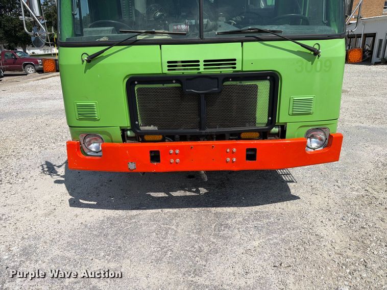 image for item FK4104 2009 Autocar WXLL refuse truck