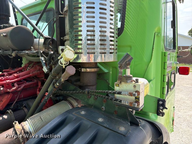 image for item FK4104 2009 Autocar WXLL refuse truck