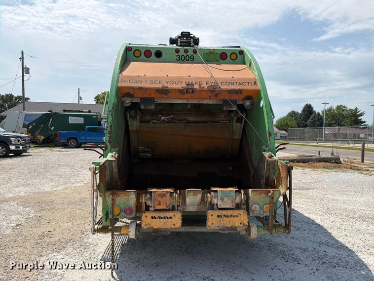 image for item FK4104 2009 Autocar WXLL refuse truck