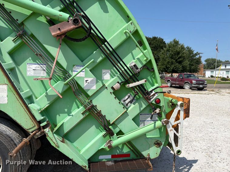 image for item FK4104 2009 Autocar WXLL refuse truck