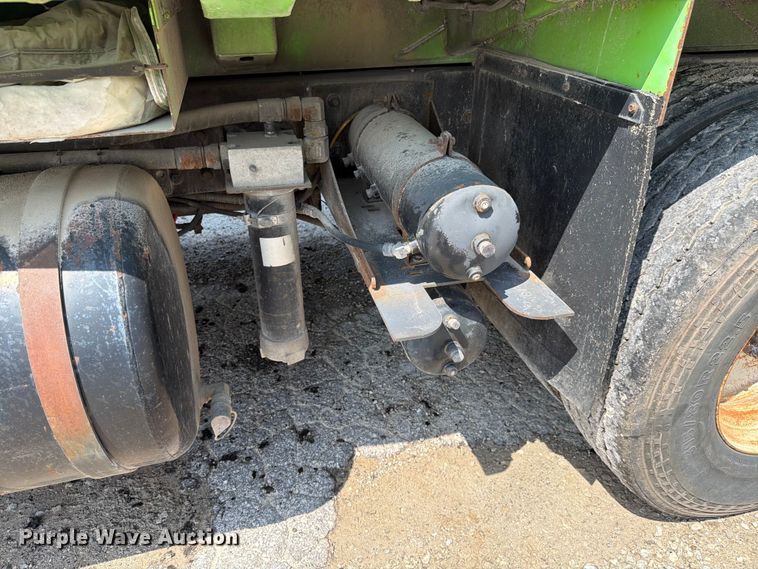 image for item FK4104 2009 Autocar WXLL refuse truck
