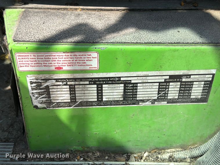 image for item FK4104 2009 Autocar WXLL refuse truck
