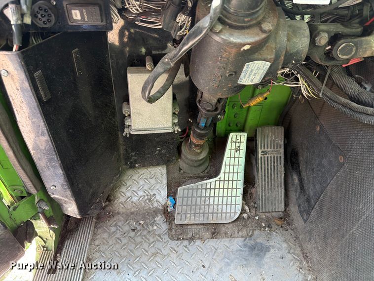 image for item FK4104 2009 Autocar WXLL refuse truck