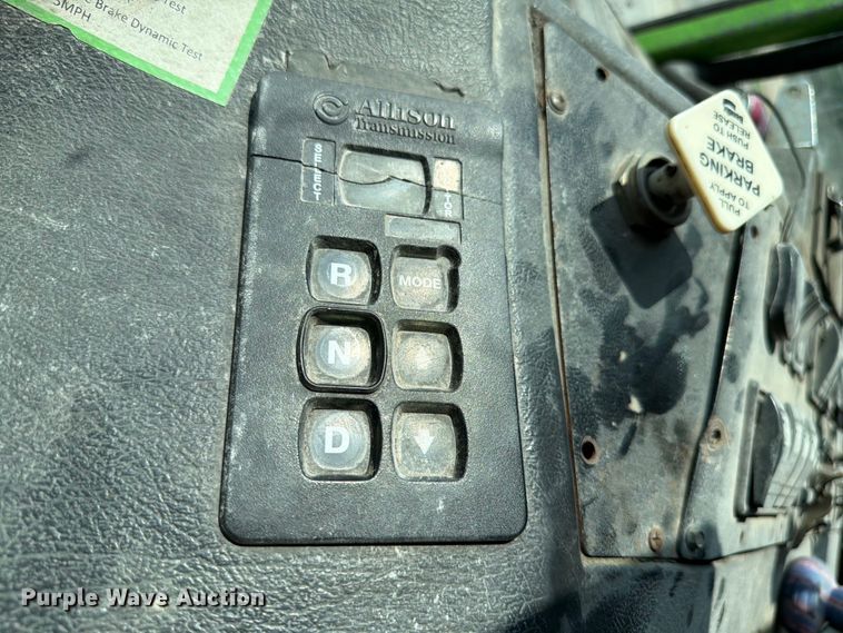 image for item FK4104 2009 Autocar WXLL refuse truck