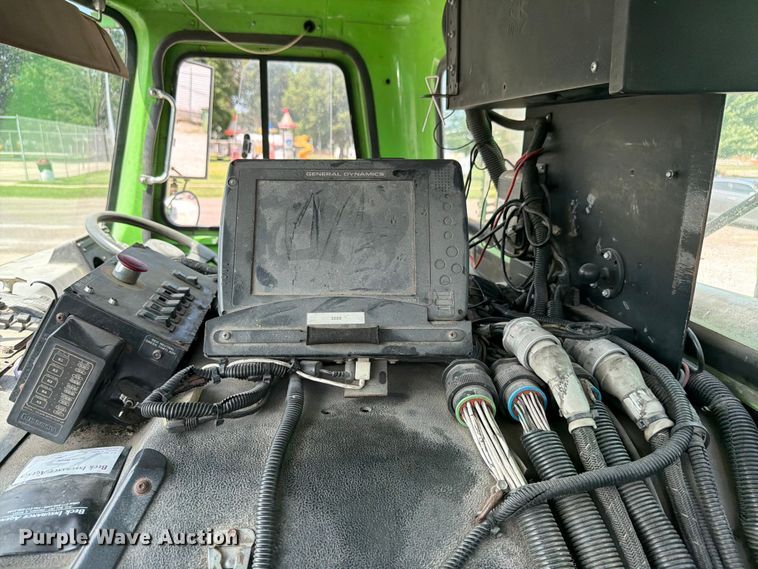 image for item FK4104 2009 Autocar WXLL refuse truck