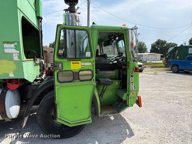 image for item FK4104 2009 Autocar WXLL refuse truck