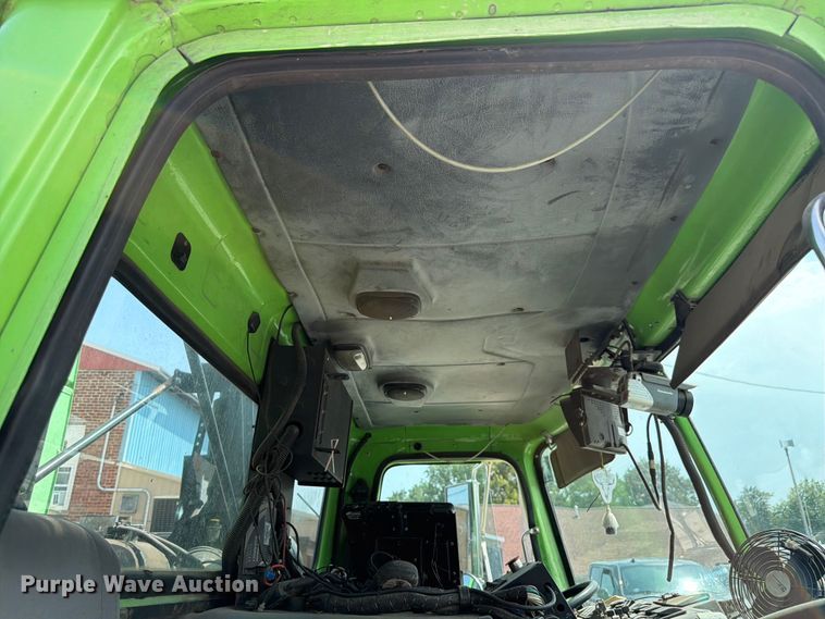 image for item FK4104 2009 Autocar WXLL refuse truck
