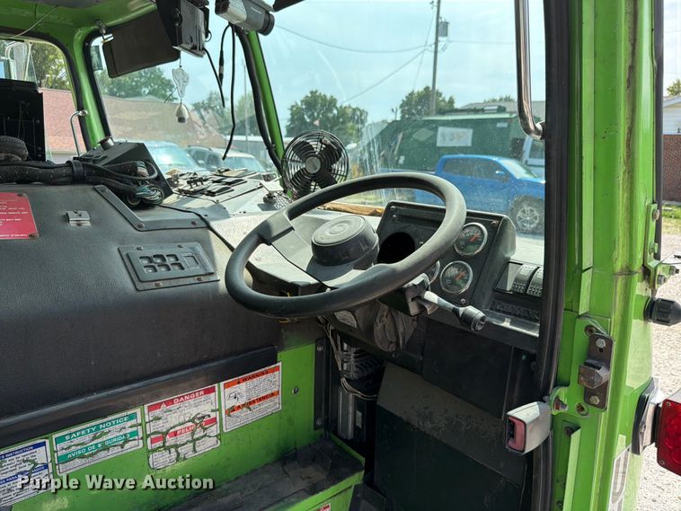image for item FK4104 2009 Autocar WXLL refuse truck