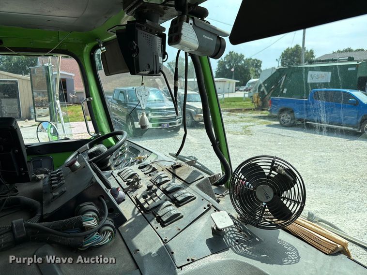 image for item FK4104 2009 Autocar WXLL refuse truck
