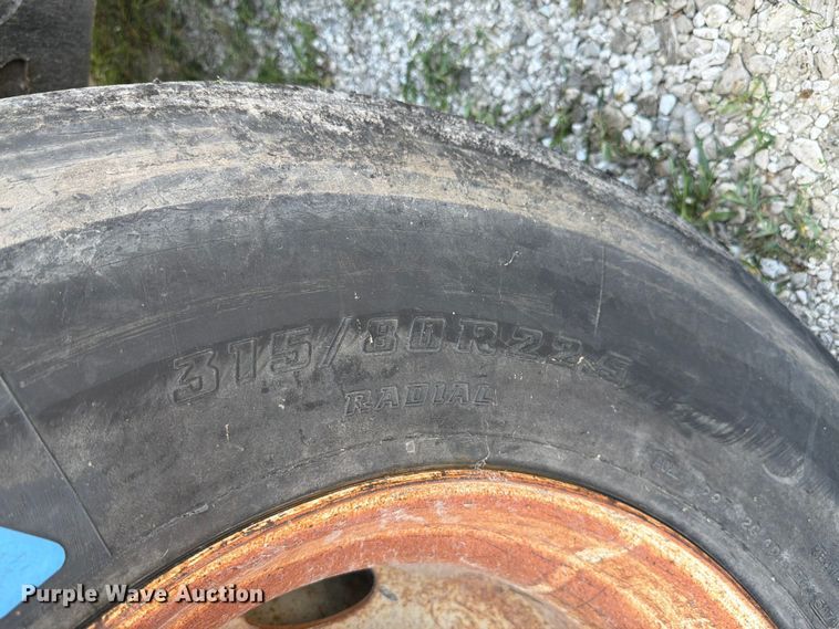image for item FK4104 2009 Autocar WXLL refuse truck