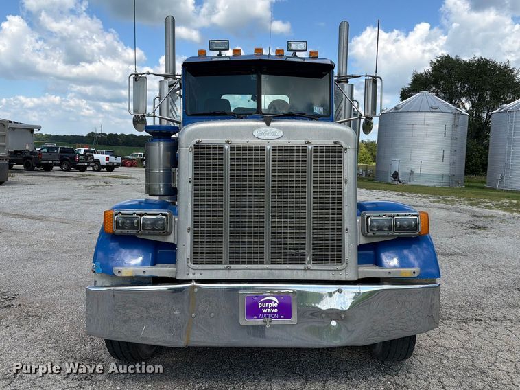image for item FK4117 1996 Peterbilt 378 semi truck