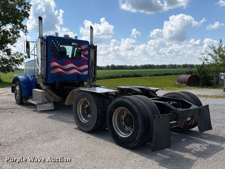 image for item FK4117 1996 Peterbilt 378 semi truck