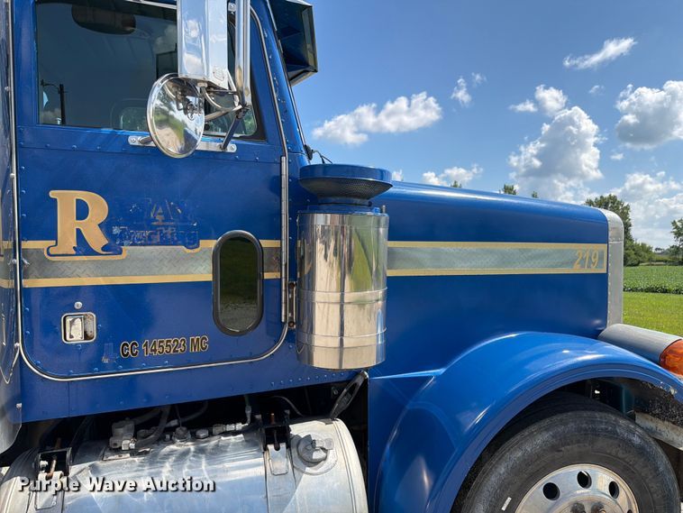 image for item FK4117 1996 Peterbilt 378 semi truck