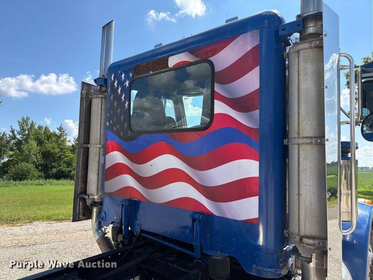 image for item FK4117 1996 Peterbilt 378 semi truck