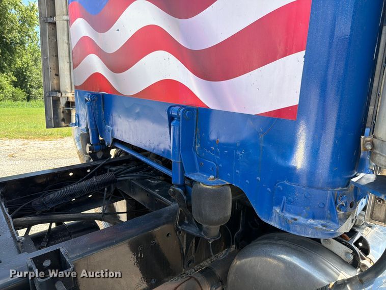 image for item FK4117 1996 Peterbilt 378 semi truck