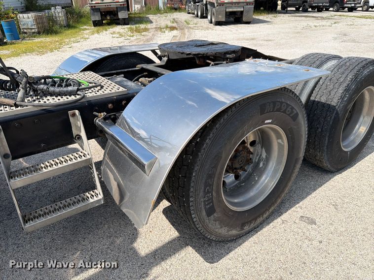 image for item FK4117 1996 Peterbilt 378 semi truck