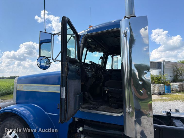 image for item FK4117 1996 Peterbilt 378 semi truck
