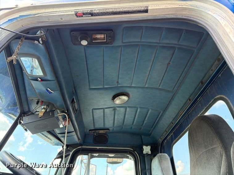 image for item FK4117 1996 Peterbilt 378 semi truck