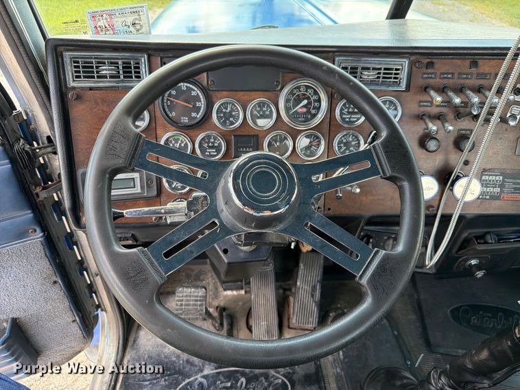 image for item FK4117 1996 Peterbilt 378 semi truck