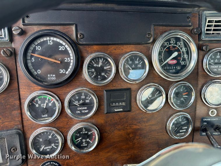 image for item FK4117 1996 Peterbilt 378 semi truck