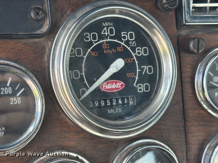 image for item FK4117 1996 Peterbilt 378 semi truck