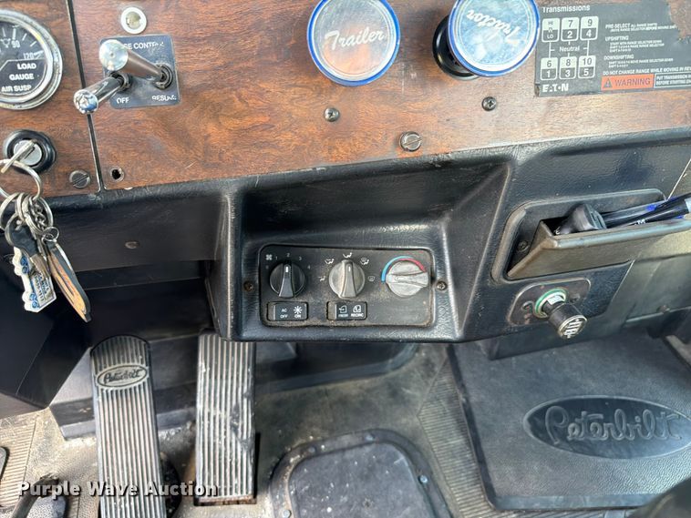 image for item FK4117 1996 Peterbilt 378 semi truck