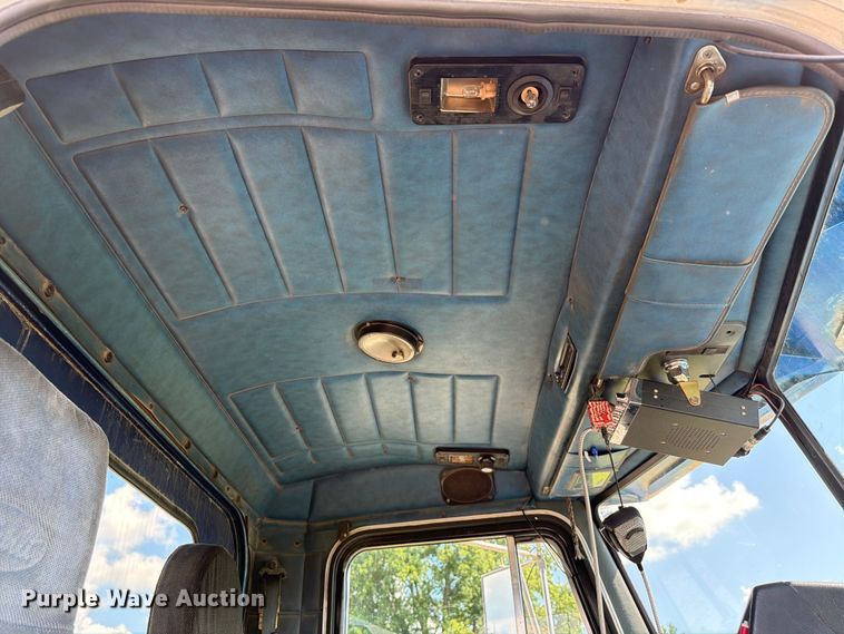 image for item FK4117 1996 Peterbilt 378 semi truck