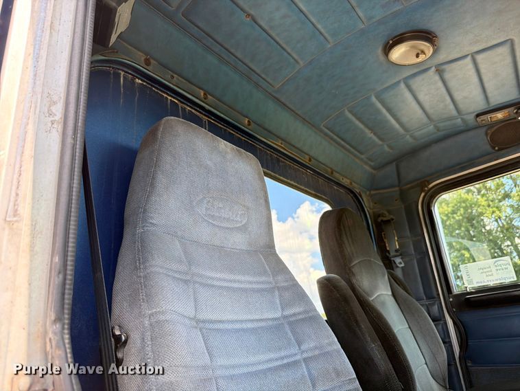image for item FK4117 1996 Peterbilt 378 semi truck