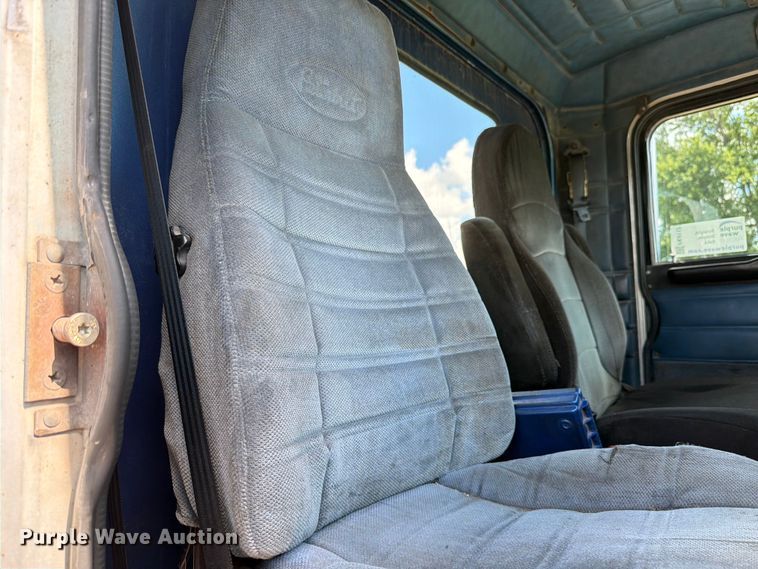 image for item FK4117 1996 Peterbilt 378 semi truck