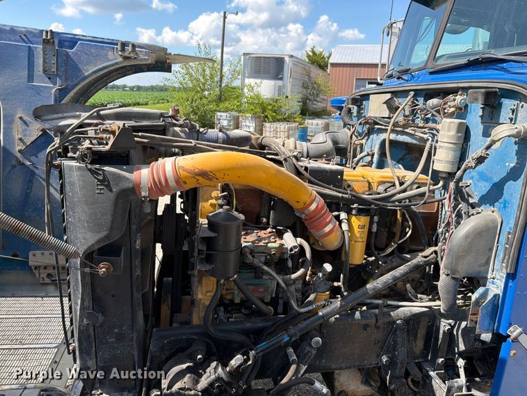 image for item FK4117 1996 Peterbilt 378 semi truck