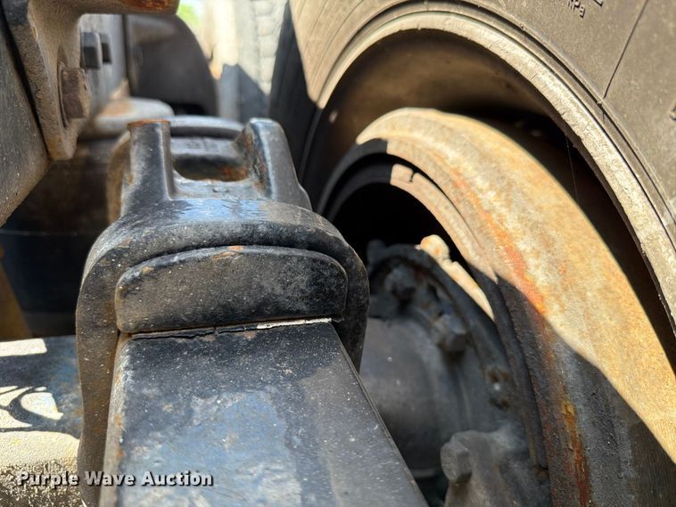 image for item FK4117 1996 Peterbilt 378 semi truck