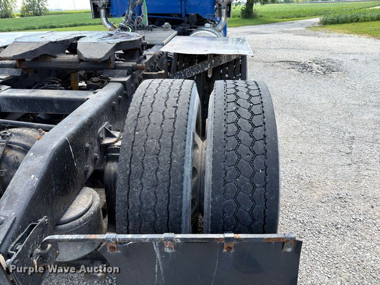 image for item FK4117 1996 Peterbilt 378 semi truck