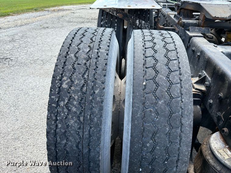 image for item FK4117 1996 Peterbilt 378 semi truck