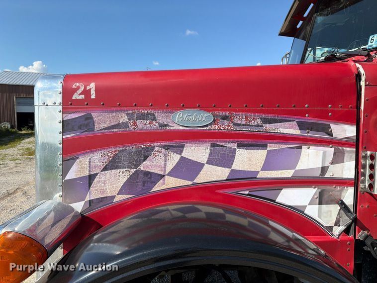 image for item FK4118 1994 Peterbilt 379 semi truck