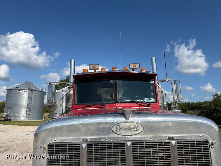 image for item FK4118 1994 Peterbilt 379 semi truck